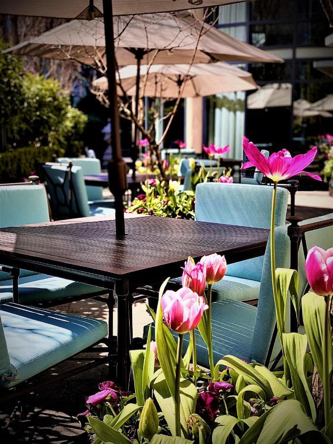 L'Hermitage Hotel Vancouver Dış mekan fotoğraf