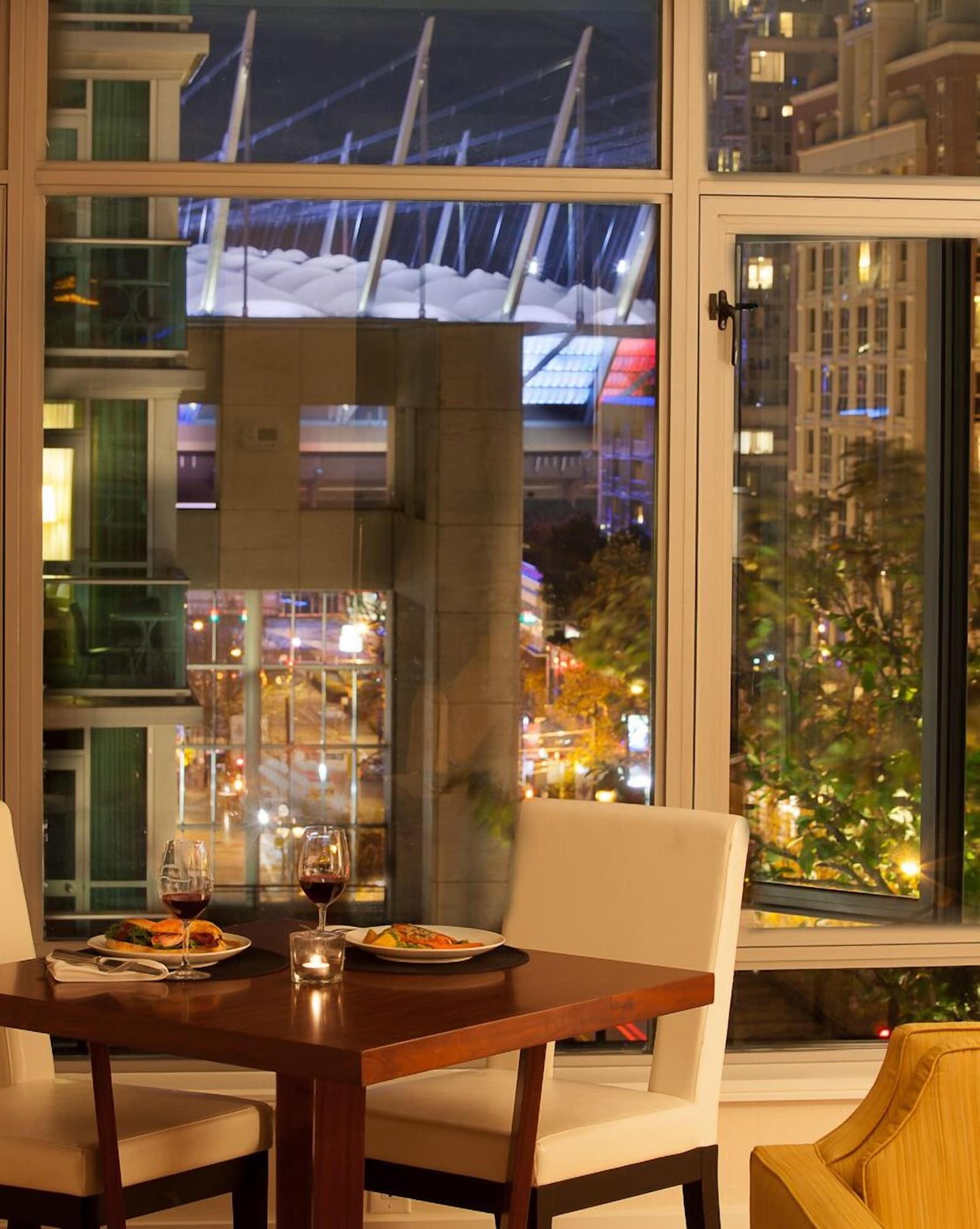 L'Hermitage Hotel Vancouver Dış mekan fotoğraf