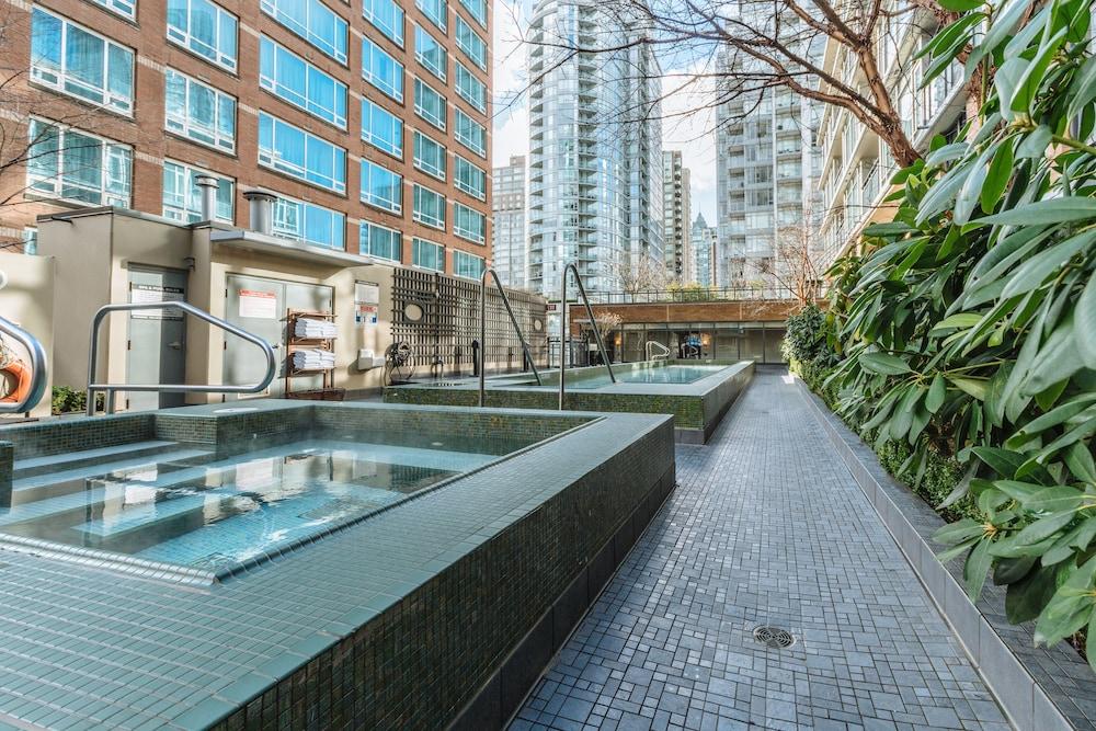 L'Hermitage Hotel Vancouver Dış mekan fotoğraf